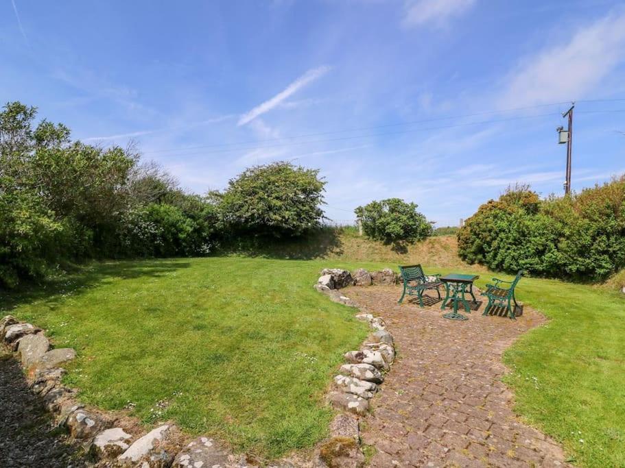 The Dairy @ Trefechan Wen Goodwick Exterior photo